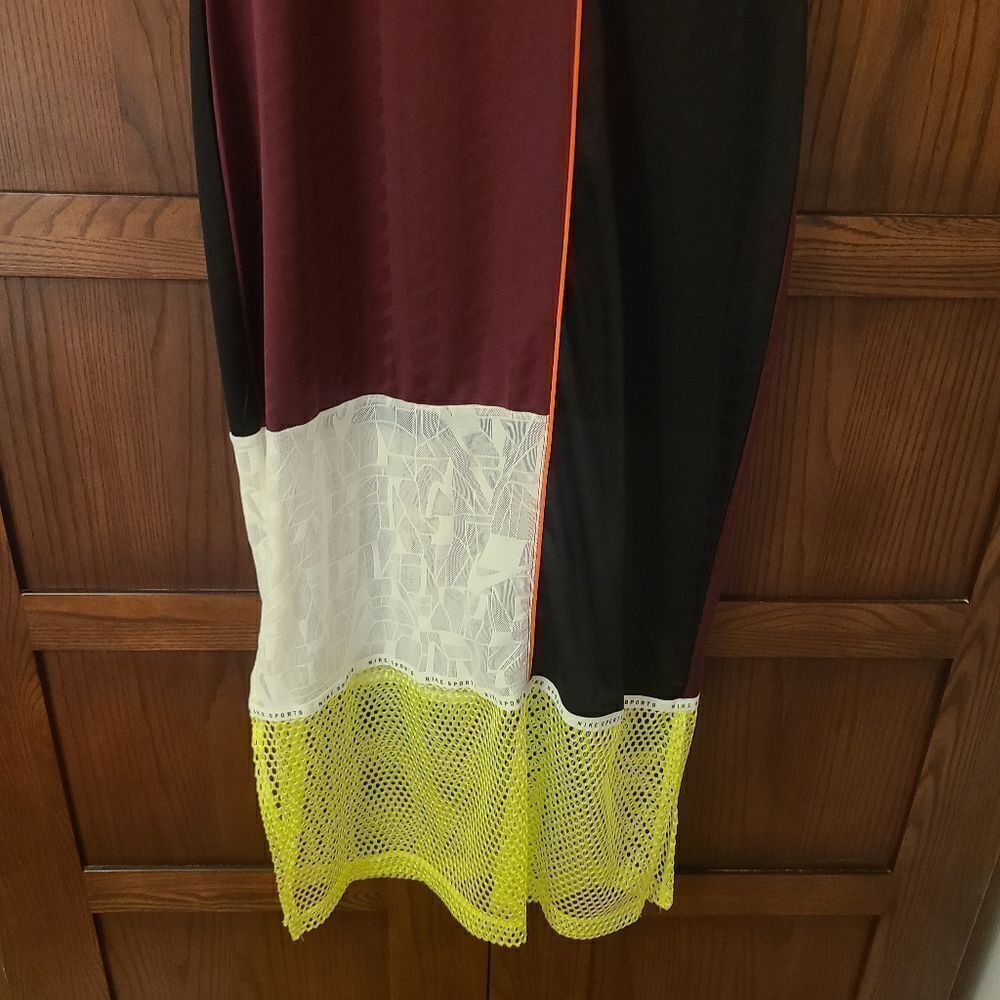 Nike Sportswear Bordeaux Dress Size Small - Picture 4 of 11